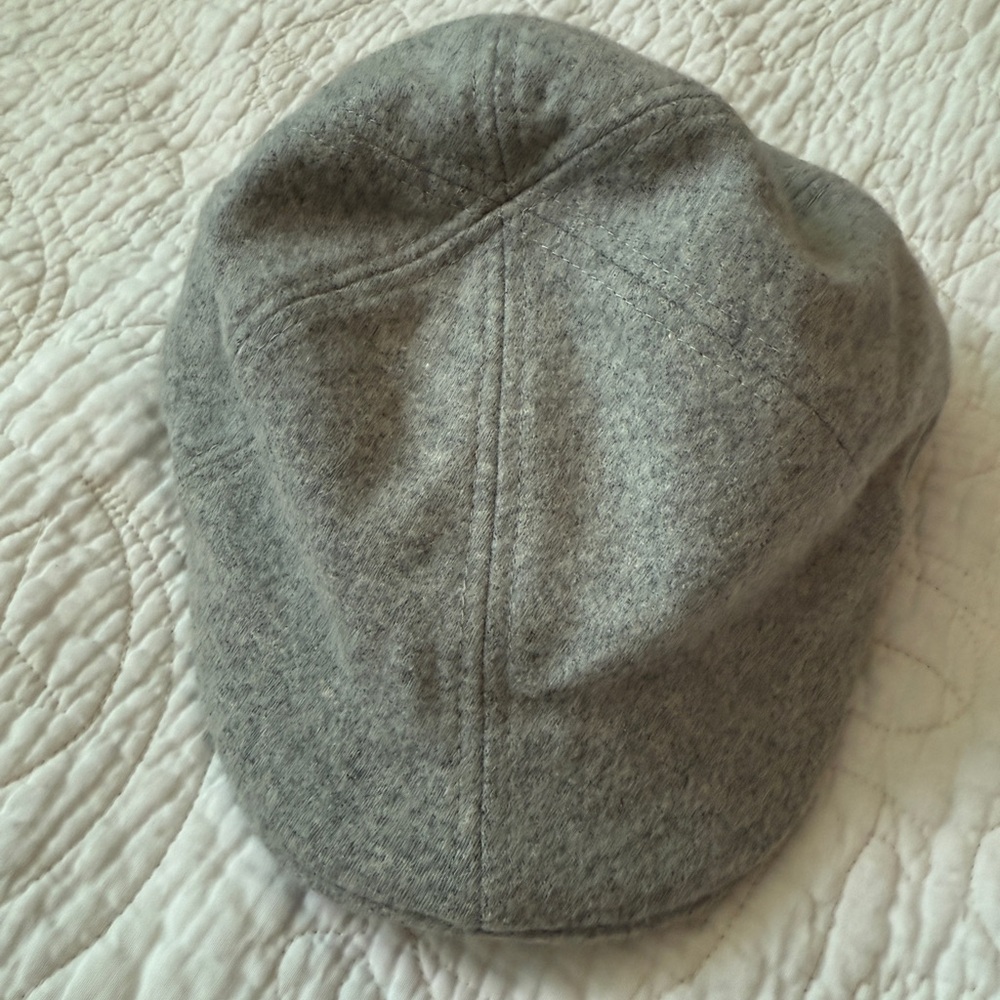 Detroit Red Wings NHL CCM Men's Gray Wool Cap L/XL, good used condition